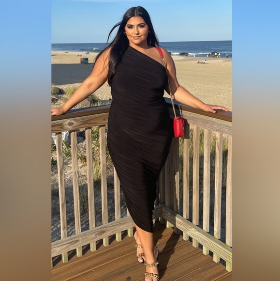 REVOLVE - Norma Kamali | Black Diana One Shoulder Asymmetrical Gown Maxi Dress - Picture 9 of 12